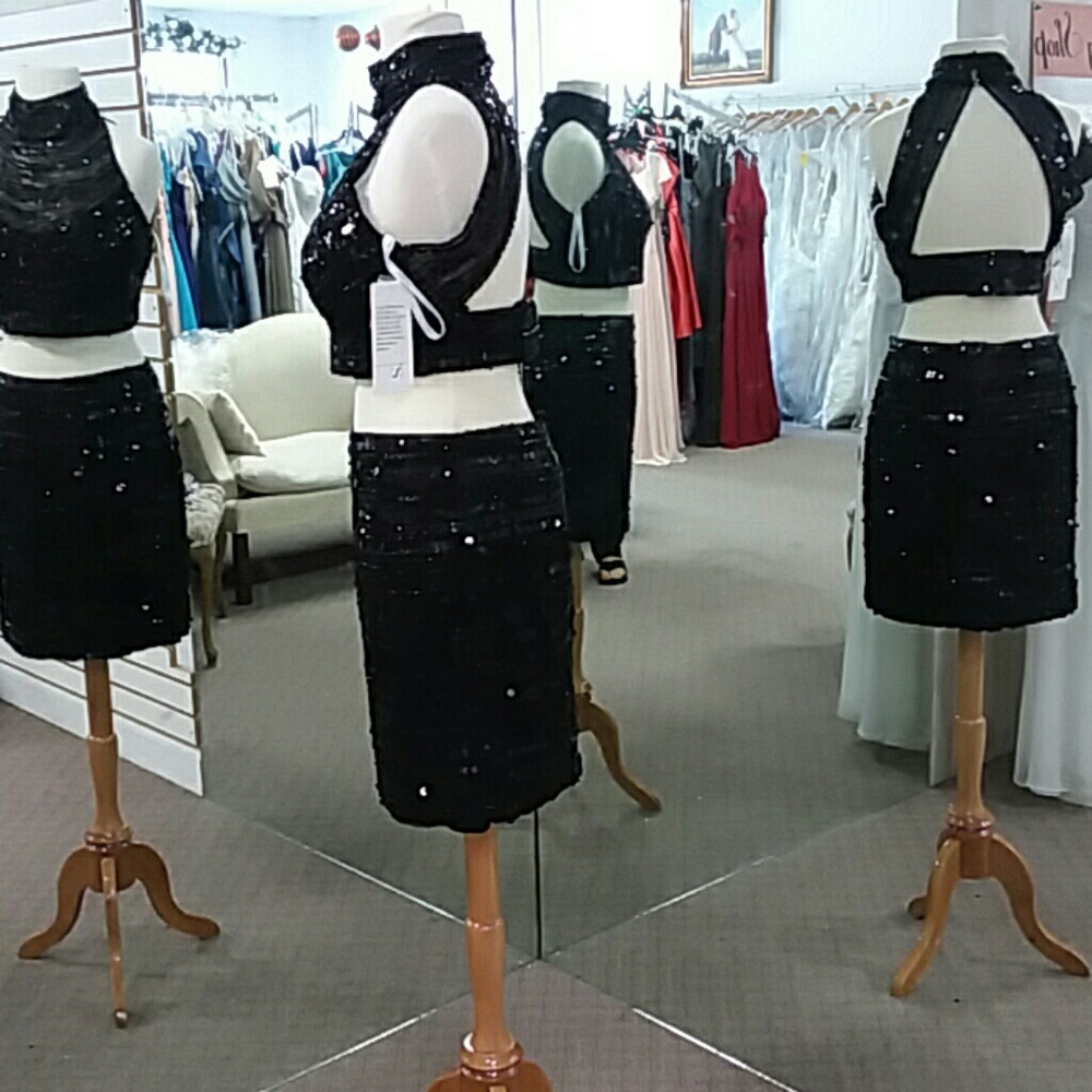 BLACK Mon Cheri Short - Picture 4 of 6